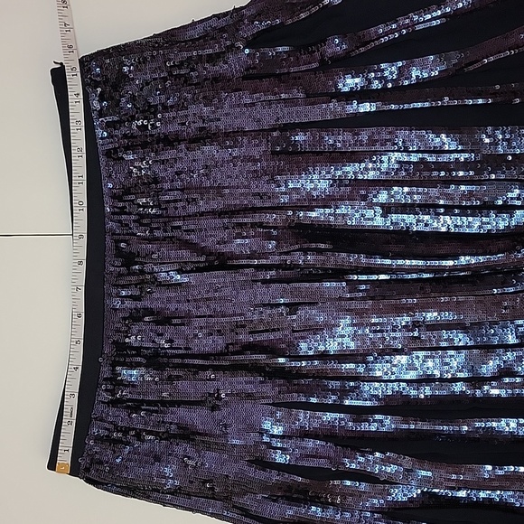 Banana Republic Navy Blue High Waist Pleated Flowy Sequin Skirt/  SIZE 4. - Picture 5 of 9